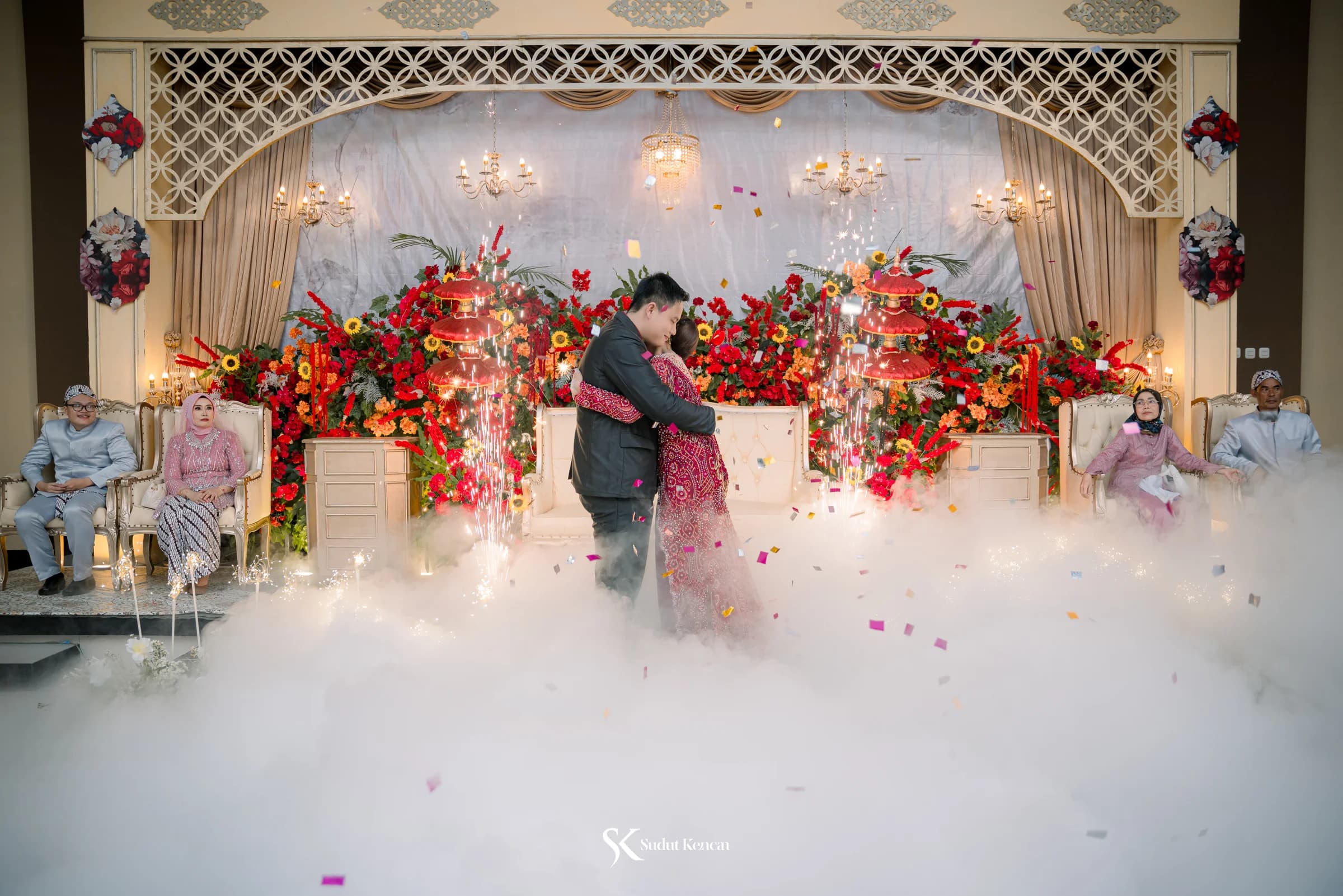 Namina & Suntar — Prosesi adat Sunda, first dance, dan selebrasi bersama bridal party.